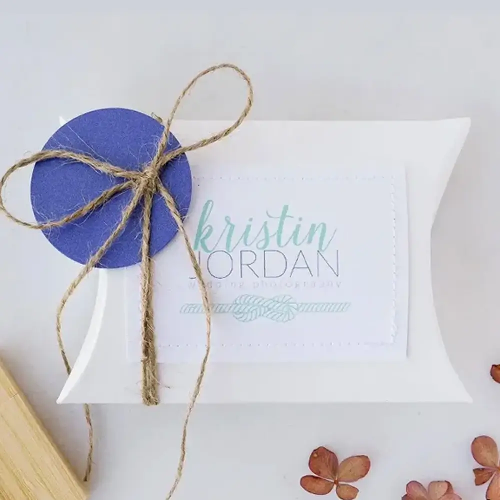 Custom White Pillow Boxes3 (1)